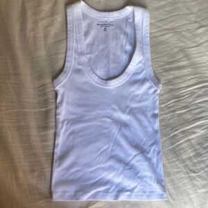 Abercrombie & Fitch Classic White Scoopneck Tuckable Tank Top